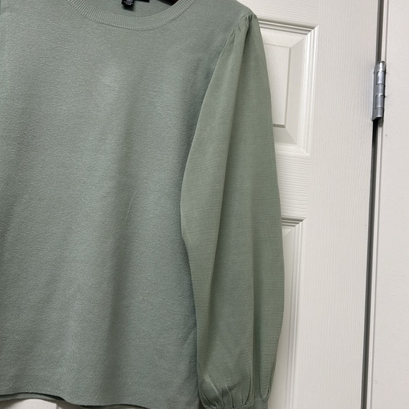 Sweater with silky sleeves - Picture 3 of 5